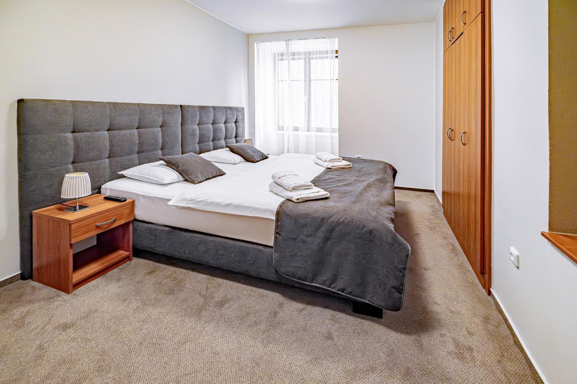 Relax Hotel Stork Леднице Экстерьер фото