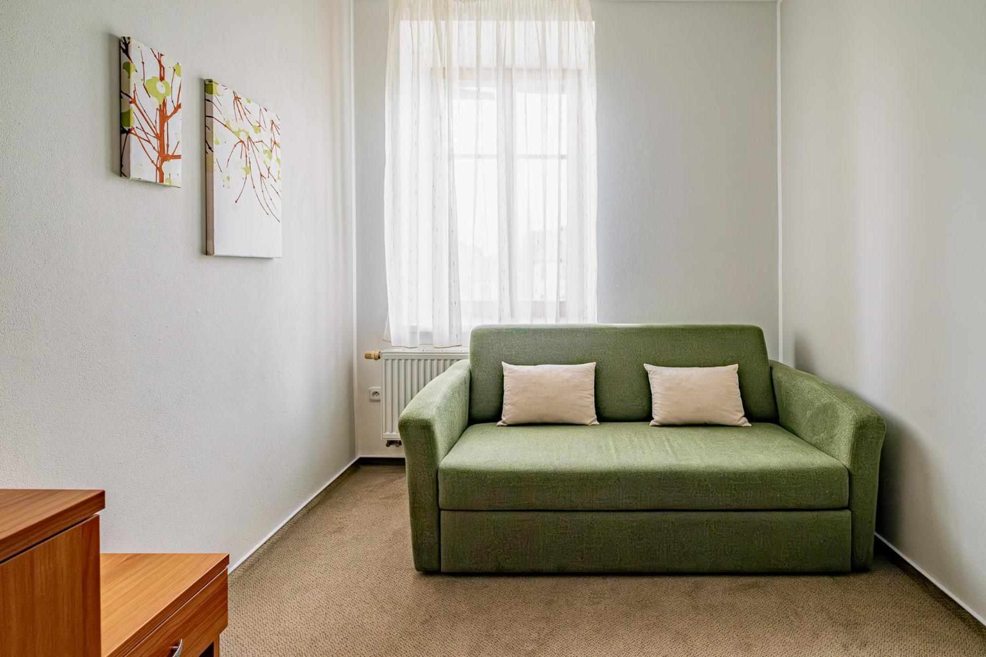 Relax Hotel Stork Леднице Экстерьер фото