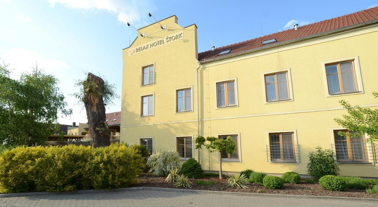 Relax Hotel Stork Леднице Экстерьер фото